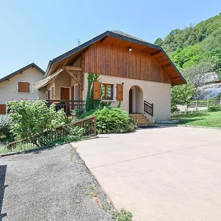 Holiday home Chez Maria - Wifi, Parking Terrasse Saint-Pierre-d'Albigny