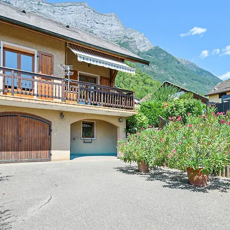 Hébergement de vacances Chez Maria - Wifi, Parking Terrasse Saint-Pierre-dʼAlbigny